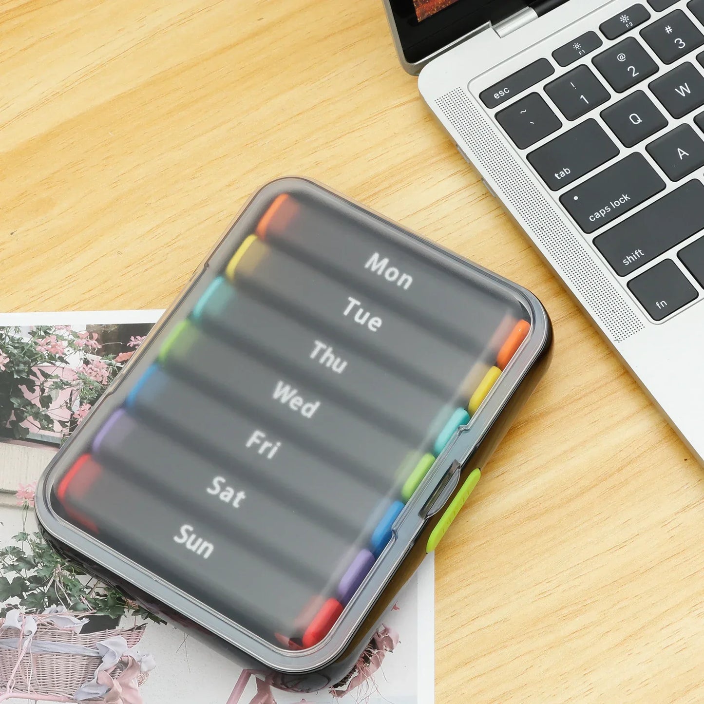 Hign-concerned Weekly 7 Day Pill Organizer With 14 Slots