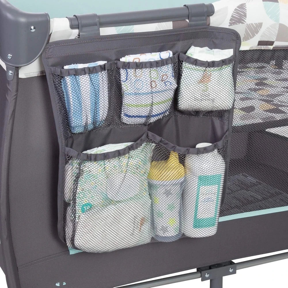 High Quality Trend E Nursery Center Playard with Full Size Bassinet Doodle Dots Easy Compact Fold